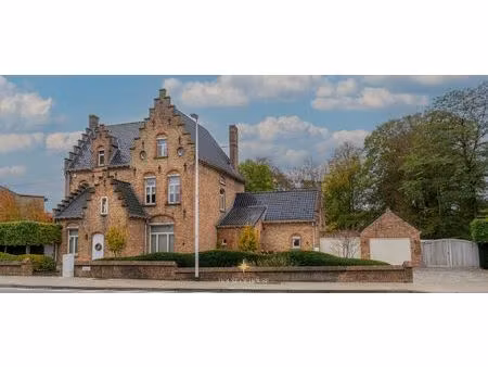 sfeervolle pastoriewoning met uitzonderlijk potentieel zonder renovatieverplichting