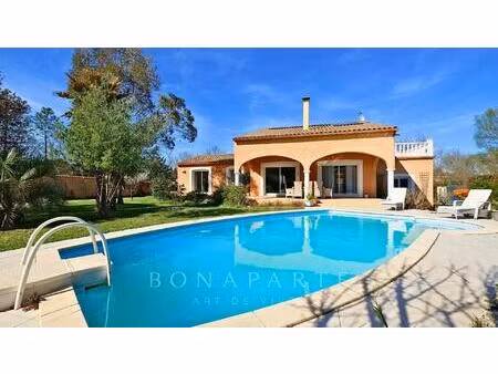 maison avec piscine et cuisine d’été à prades-sur-vernazobre