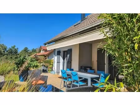 maison 210 m2 utiles entièrement rénovée 6 pièces dont 112 m2 habitables proche annecy