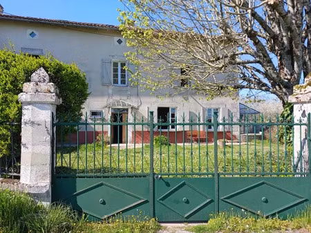 vente maison 6 pièces 170 m² à salles-lavalette (16190)  252 000 €