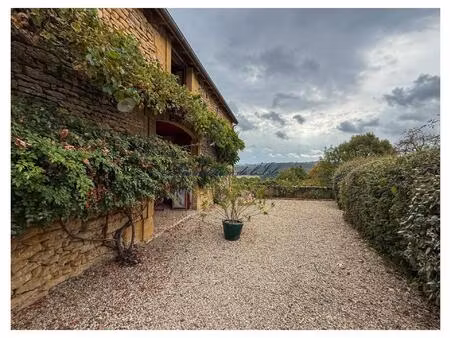 demeure en pierres avec vue exceptionnelle