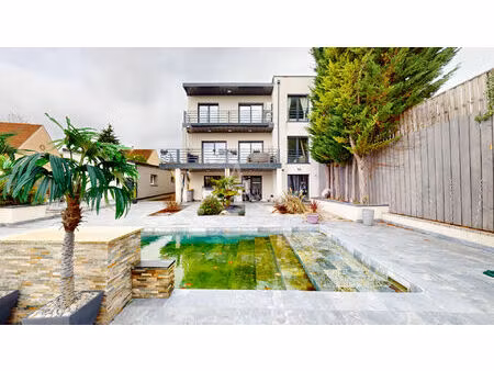 vente maison 8 pièces  300.00m²  annet