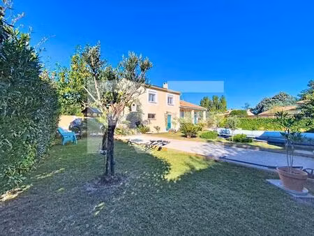 clarensac : villa avec piscine a vendre