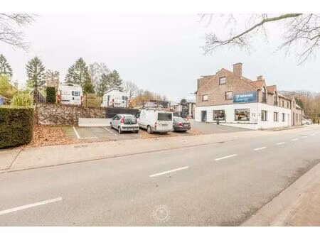 multifunctioneel kantoorgebouw met magazijnen