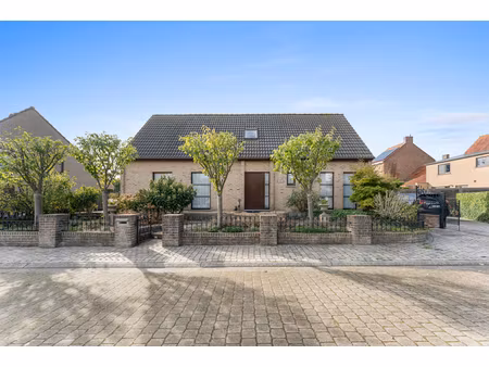 huis te koop in veurne met 4 slaapkamers