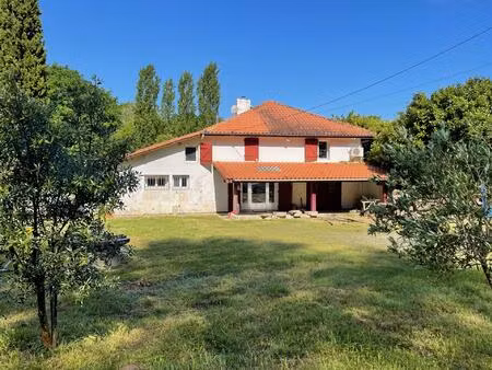 maison en pierre 140m2 sur terrain 2525m2