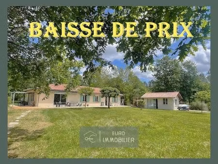 contemporaine avec plusieurs dépendances et 7800 m² de terrain