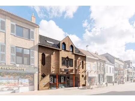 commercieel te koop in veurne met 4 slaapkamers