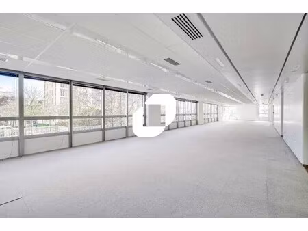 a louer  bureaux entierement renoves