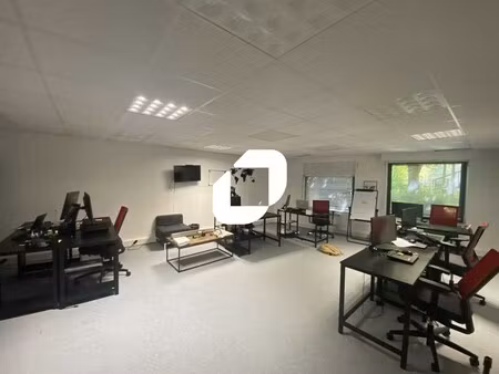 location bureau cergy 95800