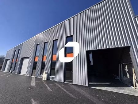 location local d'activités beychac et caillau 33750