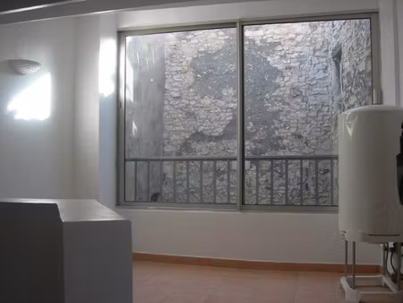 au coeur de la ville  appartement de type i bis sur deux niv