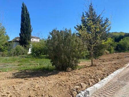 vente terrain neuf 320m2 le puy-sainte-réparade - 180000 € - surface privée