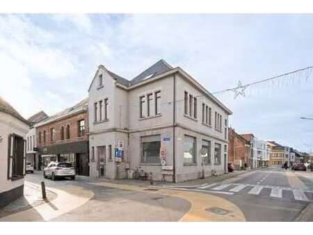 immeuble de rapport avec local commercial et 2 appartements