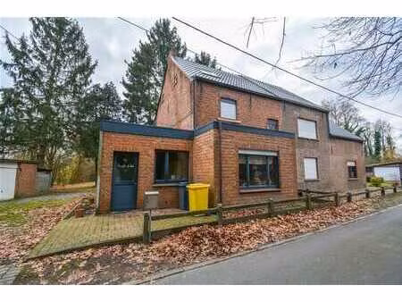 maison à rénover ou à démolir sur un emplacement de choix à