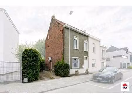 maison mitoyenne avec 4 chambres et grand jardin