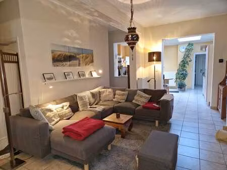 grande maison mitoyenne 3ch jardin