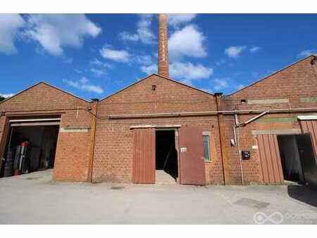 entrepôt 140 m² situé à proximité de la n5