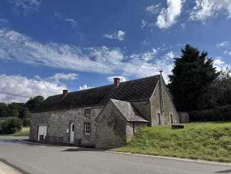 maison de caractère en pierre à rénover 3 chambres et jardin