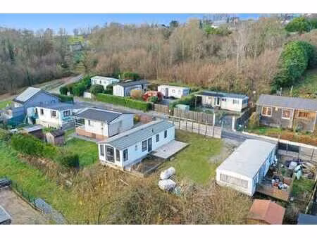 très belle caravane résidentielle sur terrain 4a 69ca