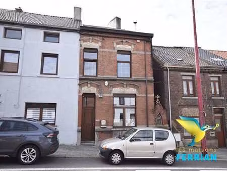 agréable maison avec jardin en parfait état