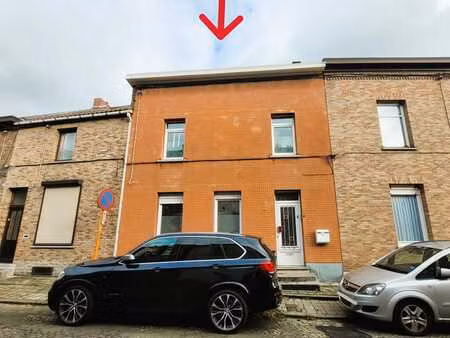 jolie maison 3 chambres  2 garages  grand jardin 