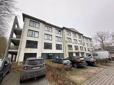 très bel appartement  idéalement situé à tournai.