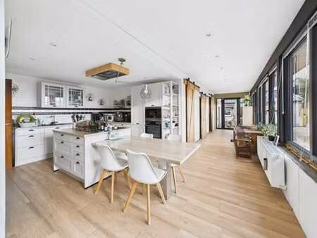 sublime maison 3 façades entièrement rénovée avec atelier  g