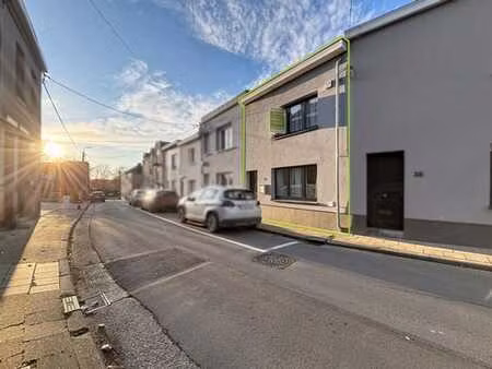 charmante maison 2 chambres rénovée avec jardin