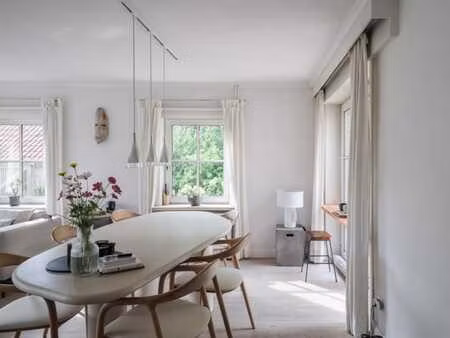 villa de caractère sur vaste terrain avec 5 chambres