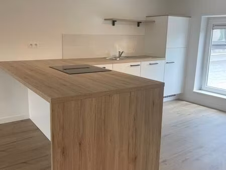 ciney splendide et spacieux duplex entièrement rénové