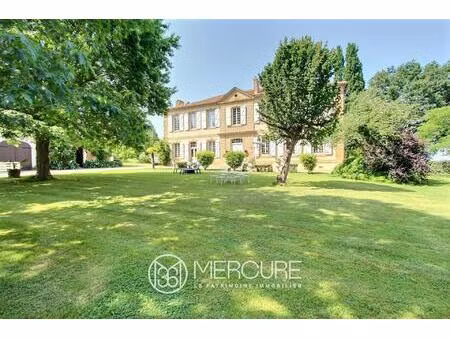 chateau xviiieme - piscine - vue pyrénées