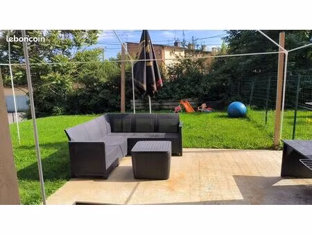 très beau t3 récent en rez de jardin centre et proche hopital