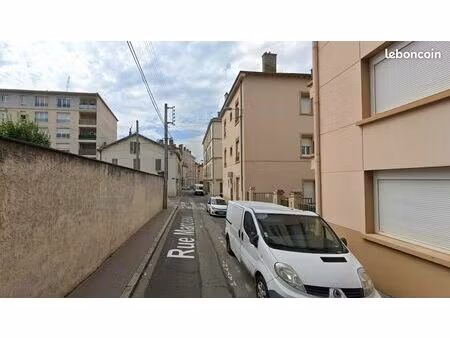 parking 10 m² oullins pierre benite