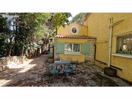 loue petite maison meublée dans campagne aixoise