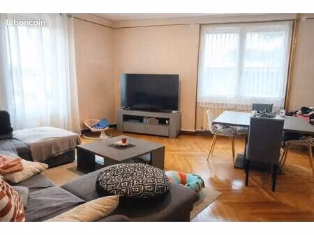 ? maison de village – 3 chambres – quartier calme – saint-symphorien-d’ozon