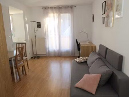 meublé clairleu  refait à neuf  équipé  parking aérien  dispo 01/02/2026