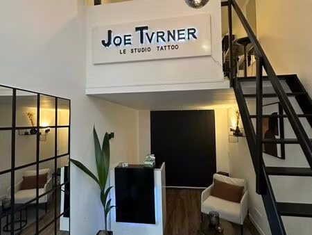 local commercial idéalement localisé à grand clement