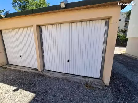 parking 12 m² marseille