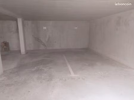 parking 13 m² miramas