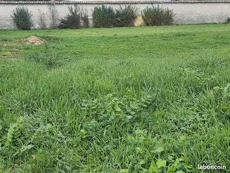 terrain 340 m² bron