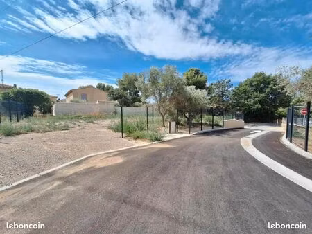 terrain 400 m² eyguieres