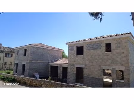 terrain 300 m² la fare les oliviers