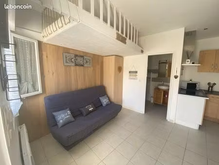 location studio meublé