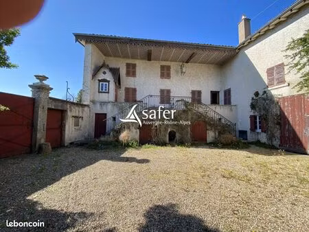bâtiment 6 pièces 160 m²