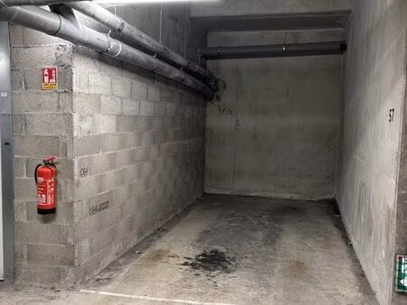parking/box 13 m² villefranche-sur-saône