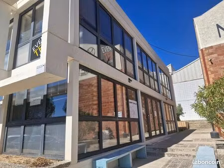 très beaux bureaux aménagés 70 m2 avec parking