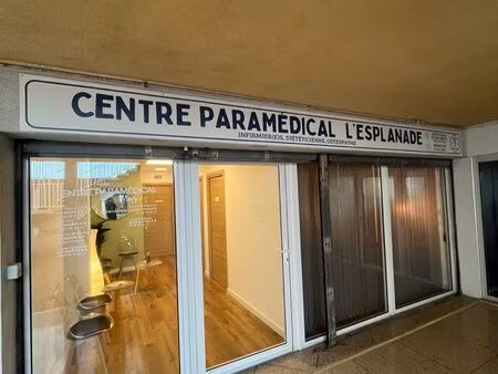 bureau dans centre paramédical