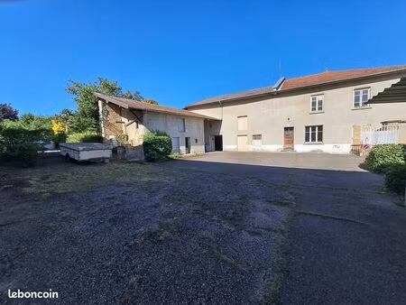 corps de ferme pour artisan  maçon  promoteur  marchand de biens