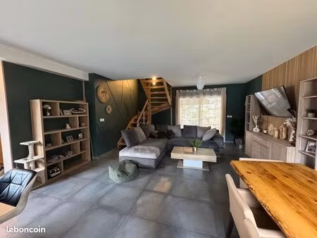 villa avec terrain clos